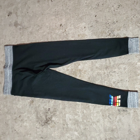 PINK yoga pants - Picture 4 of 5